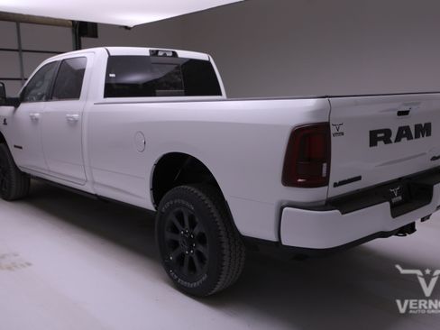 New 2026 RAM 2500 Laramie AWD/4WD image 3