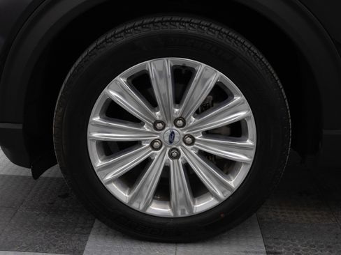 Used 2023 Ford Explorer Limited w/ Equipment Group 301A image 17