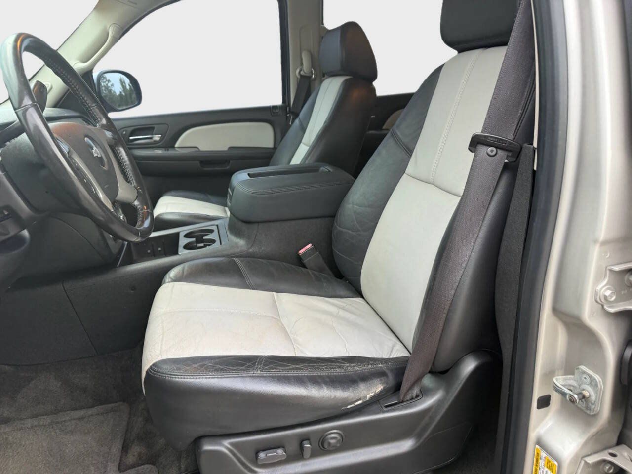 Used 2008 Chevrolet Tahoe LT w/ LT Preferred Equipment Group AWD/4WD image 7