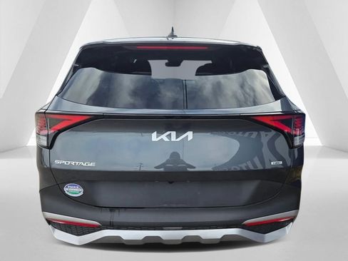 Used 2023 Kia Sportage LX image 6