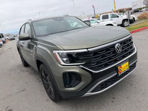 New 2026 Volkswagen Atlas Cross Sport SE AWD/4WD image 8