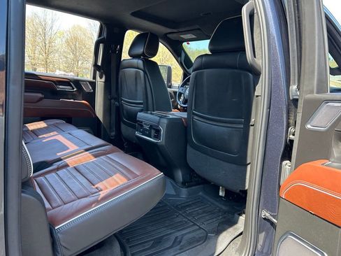 Used 2024 GMC Sierra 2500 Denali Ultimate image 55