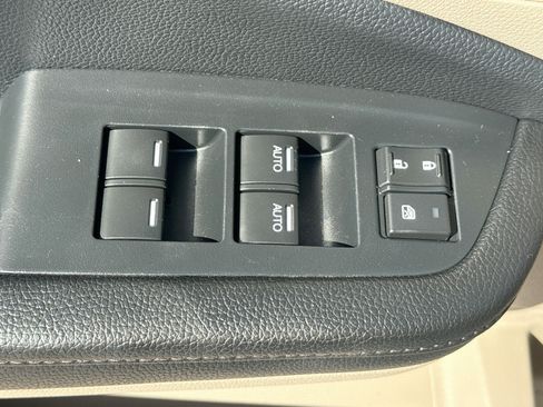 Used 2022 Honda Pilot Elite image 15
