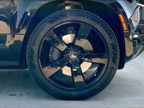 Used 2023 Land Rover Defender 90 X-Dynamic SE image 10