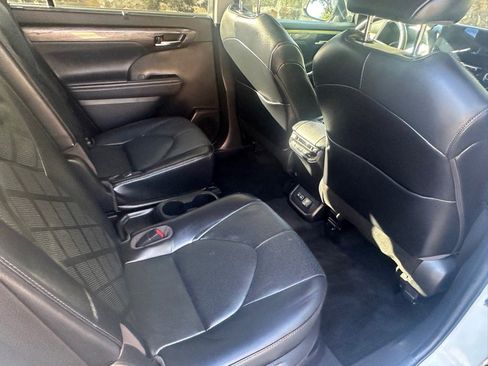 Used 2022 Toyota Highlander Platinum image 49