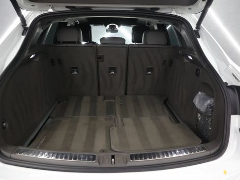 Used 2020 Porsche Macan Turbo AWD/4WD image 40