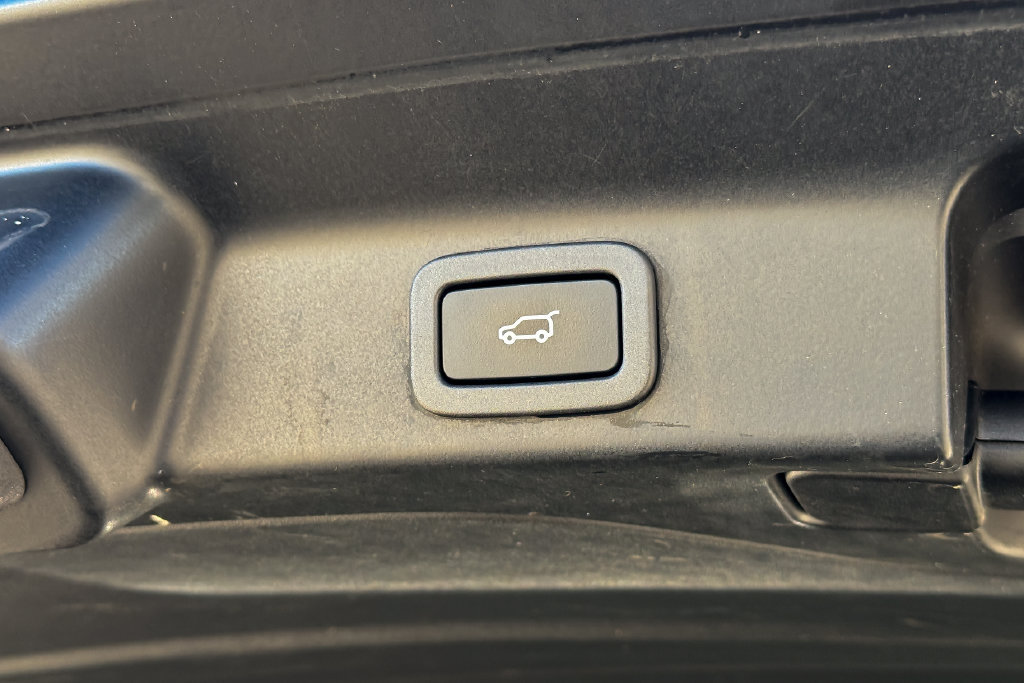 Used 2018 Jaguar F-PACE R-Sport AWD/4WD image 19