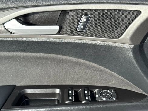 Used 2017 Ford Fusion SE w/ Fusion SE Technology Package image 14