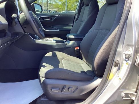 Used 2023 Toyota RAV4 SE w/ Convenience Package AWD/4WD image 17
