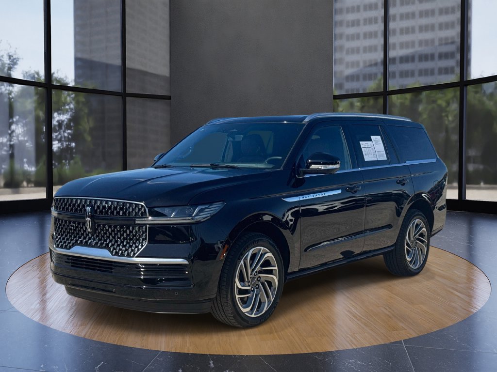 Used 2026 Lincoln Navigator Reserve AWD/4WD image 7
