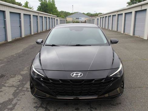 Used 2021 Hyundai Elantra SEL w/ Convenience Package FWD image 3