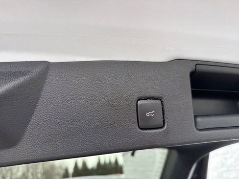 Used 2025 Ford Escape Platinum image 30