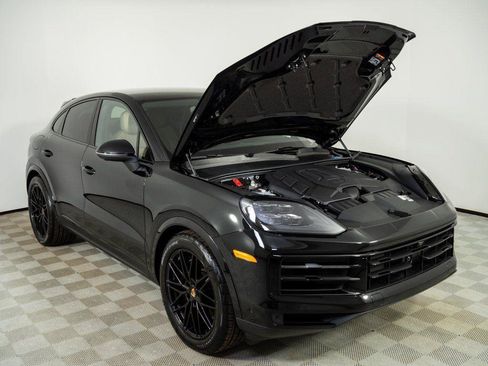 Certified 2026 Porsche Cayenne Coupe AWD/4WD image 35