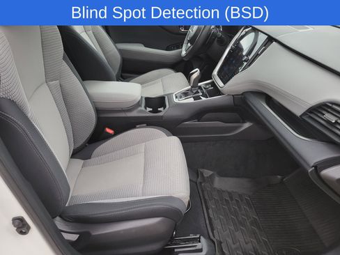 Certified 2025 Subaru Outback Premium AWD/4WD image 9