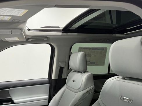 New 2025 Ford Expedition Max Platinum w/ Driver's Package image 30