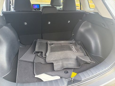 Used 2024 Toyota Corolla Cross LE image 23