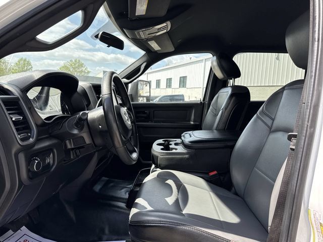 Used 2024 RAM 5500 Tradesman w/ Chrome Appearance Group AWD/4WD image 24