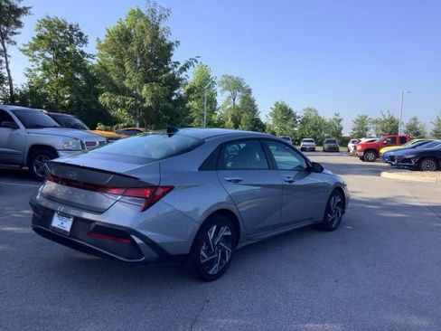 Used 2025 Hyundai Elantra Sport w/ Cargo Package FWD image 5