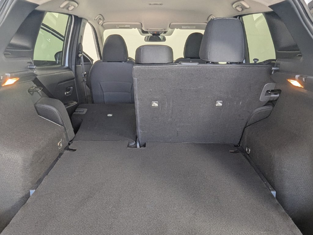 Used 2025 Nissan Kicks SV FWD image 28