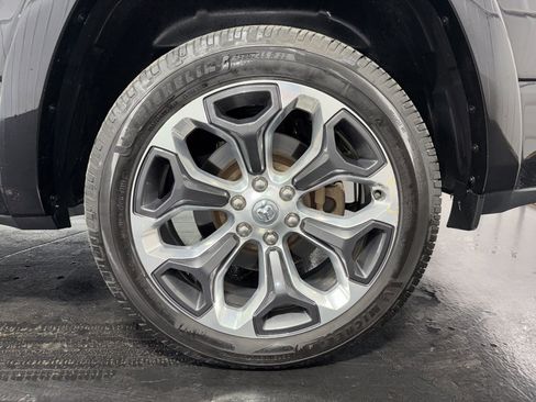 Used 2020 RAM 1500 Limited w/ Body Color Bumper Group image 7