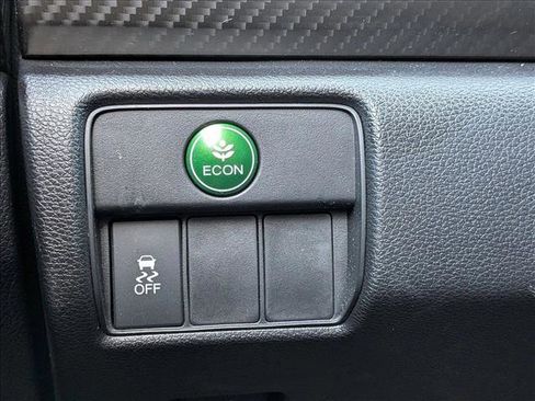 Used 2017 Honda Accord Sport image 11