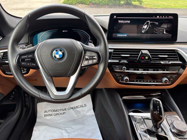 Used 2023 BMW 530e w/ Premium Package RWD image 19