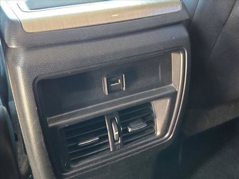Used 2018 Nissan Murano SV FWD image 16