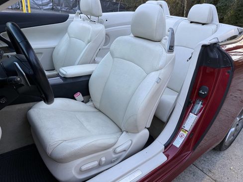 Used 2010 Lexus IS 250C image 3