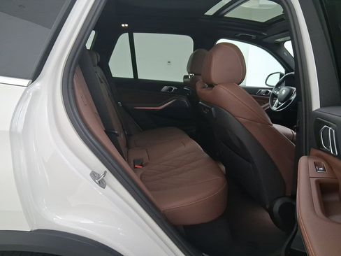 Used 2023 BMW X5 sDrive40i w/ Climate Comfort Package image 32