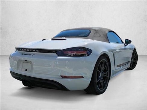 Used 2021 Porsche 718 Boxster image 9
