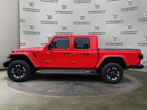 Used 2024 Jeep Gladiator Rubicon AWD/4WD image 2