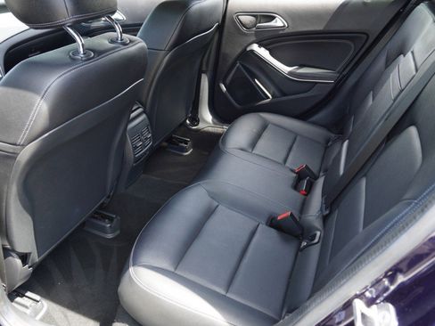 Used 2018 Mercedes-Benz GLA 250 4MATIC image 31