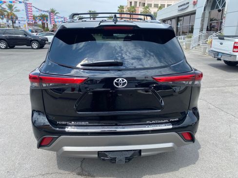 Used 2025 Toyota Highlander Platinum AWD/4WD image 7