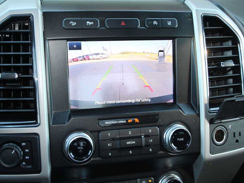 Used 2020 Ford F150 Lariat w/ Equipment Group 502A Luxury AWD/4WD image 41