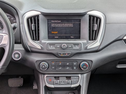 Used 2024 GMC Terrain SLE FWD image 19