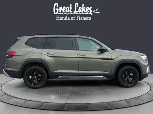 Used 2025 Volkswagen Atlas Peak Edition SE AWD/4WD image 6