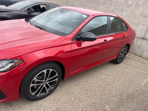 Used 2025 Volkswagen Jetta Sport FWD image 2