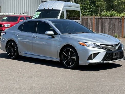 Used 2020 Toyota Camry XSE w/ Navigation Package AWD/4WD image 3