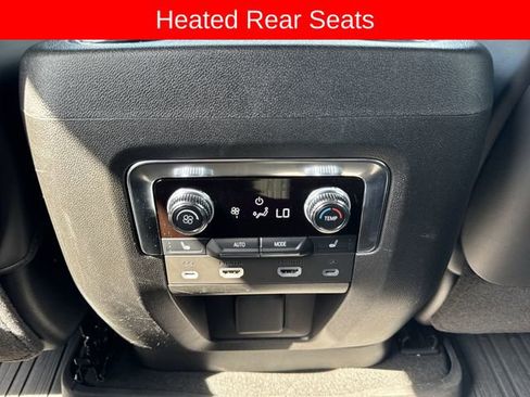 Used 2024 GMC Yukon Denali Ultimate image 22