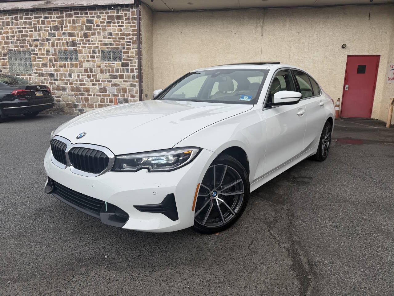 Used 2020 BMW 330i xDrive Sedan w/ Convenience Package AWD/4WD image 2