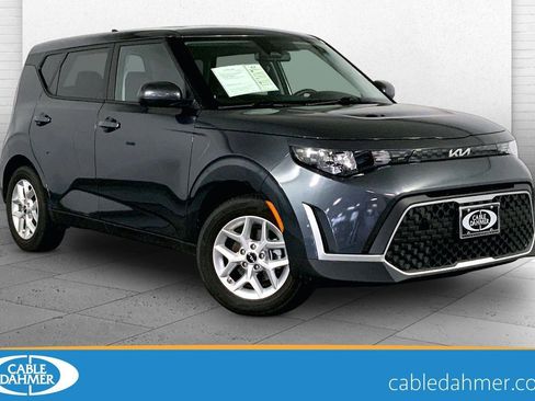 Certified 2025 Kia Soul LX image 1