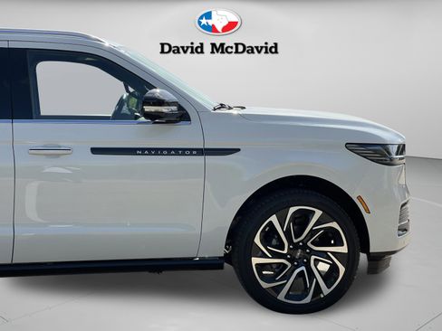 New 2026 Lincoln Navigator L Black Label AWD/4WD image 29
