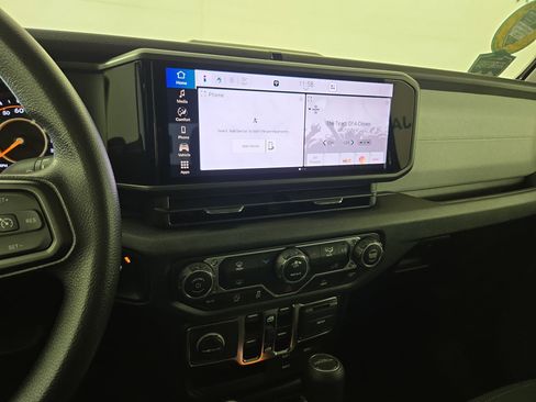 Certified 2025 Jeep Gladiator Sport image 22