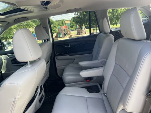 Used 2019 Honda Pilot Touring image 31