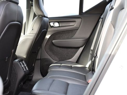 Certified 2025 Volvo XC40 B5 Plus image 15