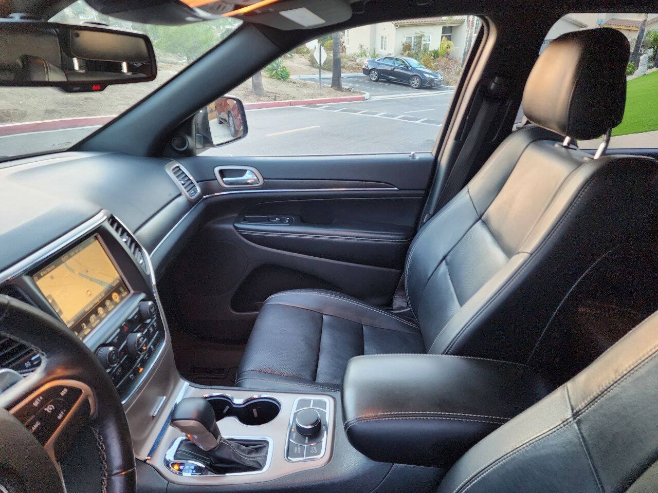 Used 2016 Jeep Grand Cherokee Limited w/ Luxury Group II AWD/4WD image 26