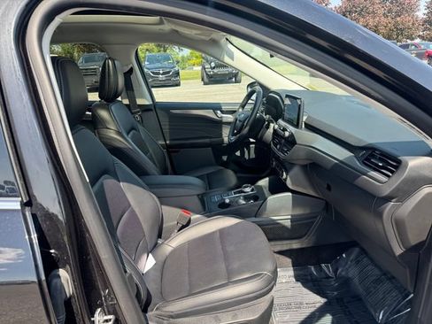 Used 2021 Ford Escape Titanium w/ Class II Trailer Tow Package AWD/4WD image 17