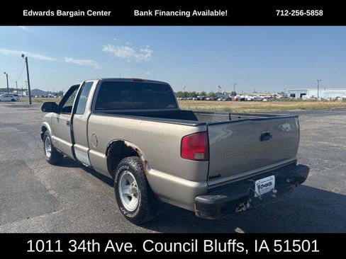 Used 2002 Chevrolet S10 Pickup 2WD Extended Cab w/ Comfort Convenience Pkg image 6
