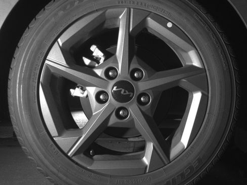 Used 2025 Kia K4 LXS image 15