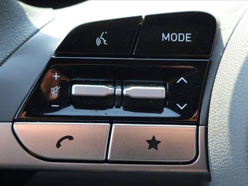 Used 2024 Hyundai Elantra SEL FWD image 14